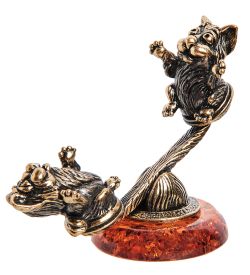 Народные промыслы AM-1857 Фигурка «Коты на качелях» (латунь, янтарь)