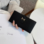 Женское портмоне с золотистой фурнитурой