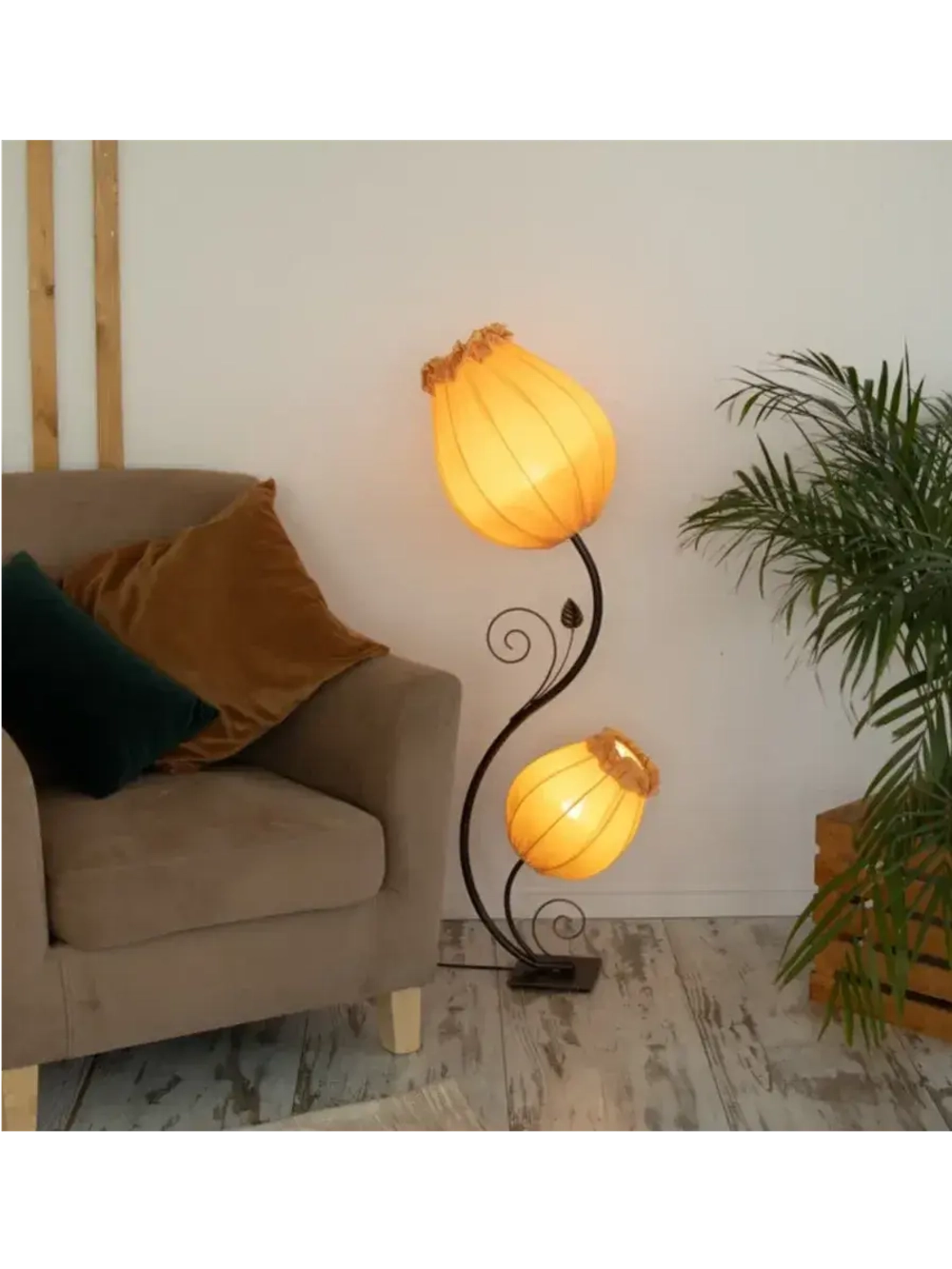 Торшер напольный с абажуром в гостиную современный