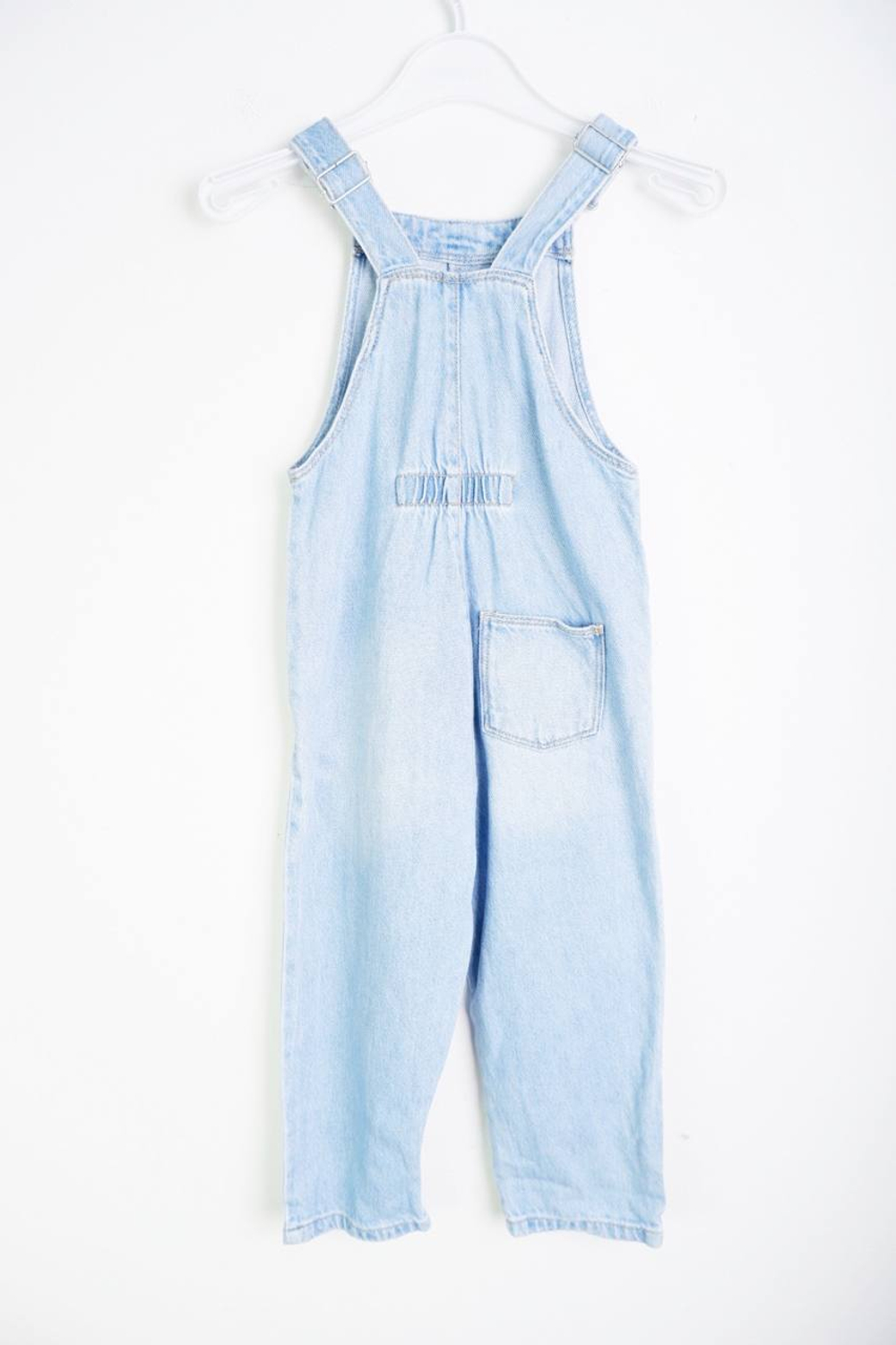 Комбинезон Zara стильный, визуально на 3/4 года