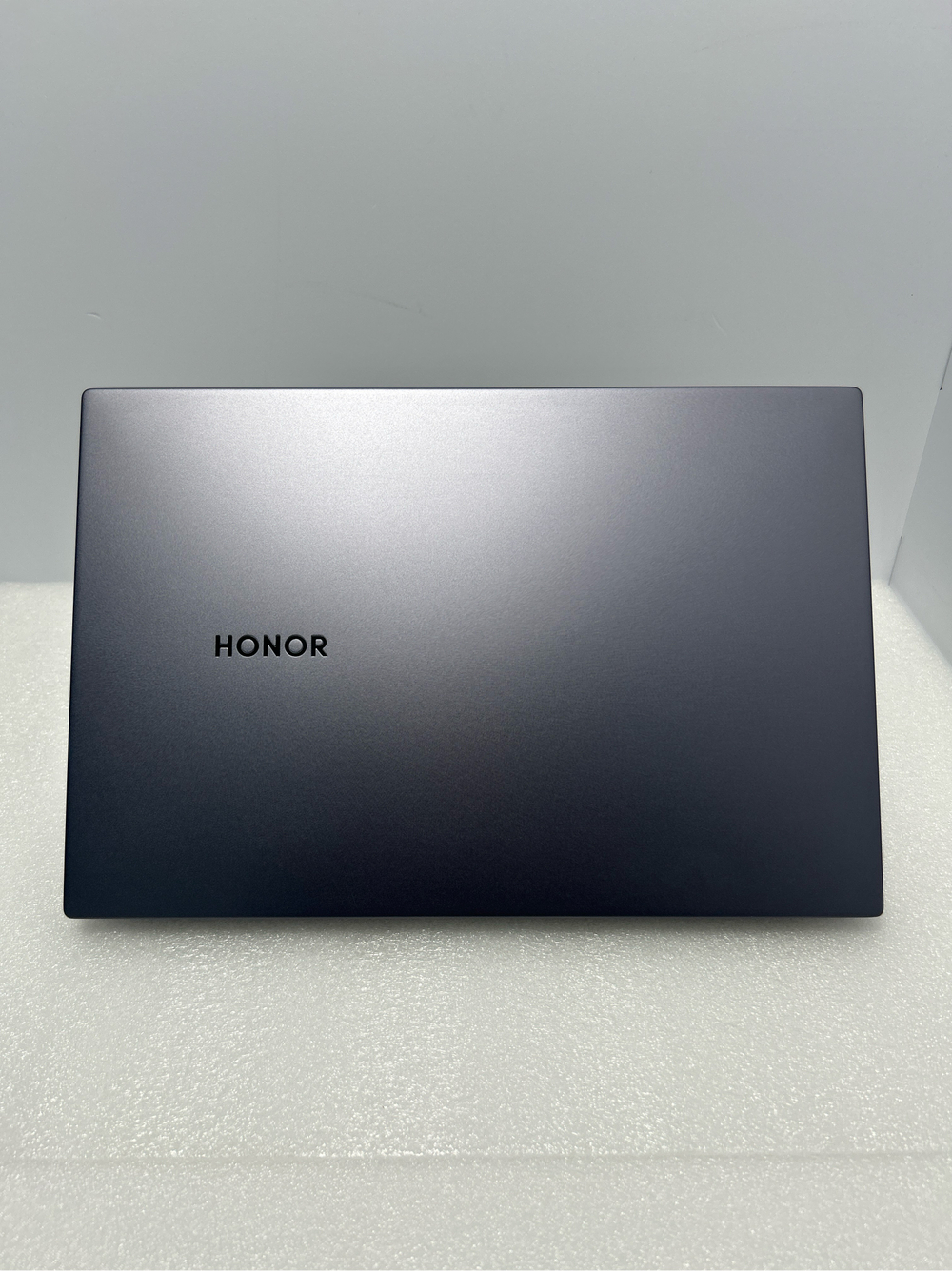 Ноутбук HONOR MagicBook X 14 NBR-WAI9 (53011TVN-001) 14" /Intel Core i3-10110U/RAM 8 GB/SSD 256 GB/Intel UHD Graphics/1920x1080/IPS/Windows 10/Подсветка кл-ры:нет/серый. Состояние: B1