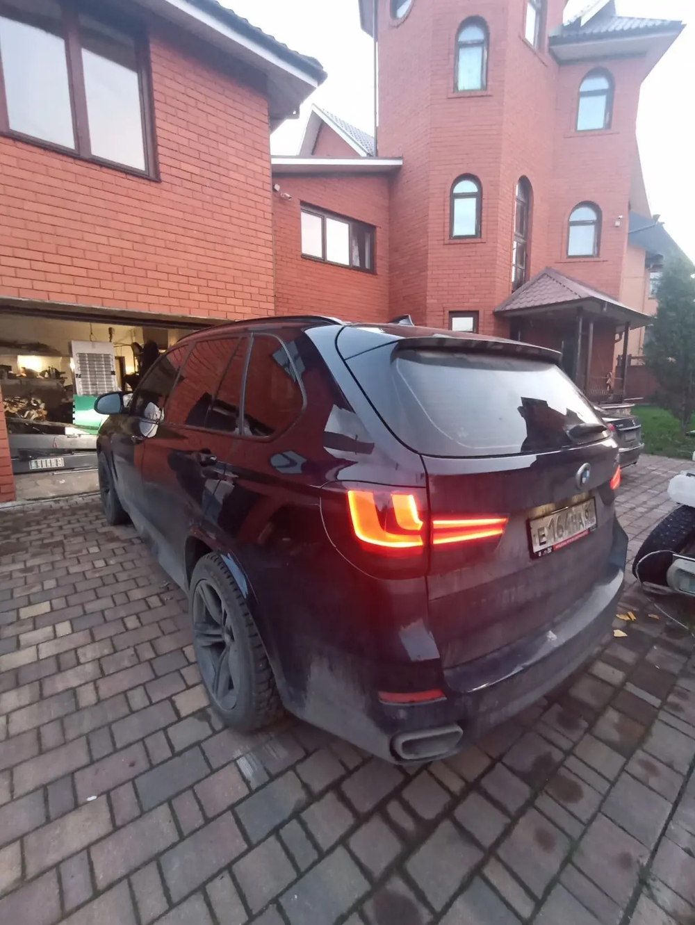BMW X5 xDrive 30d AT (258,33 л.с.)