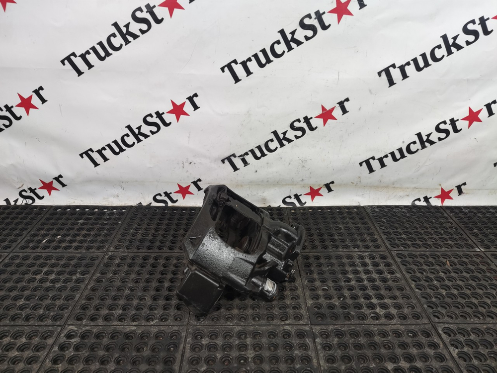 Суппорт передний правый 2016г.