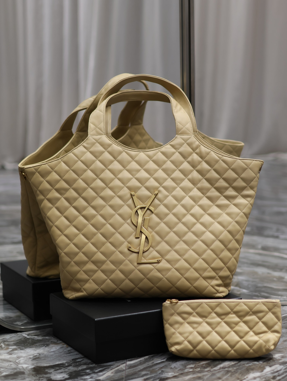 Saint Laurent Icare Maxi Shopping Bag