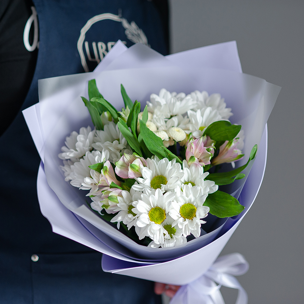 Сборный букет из кустовой хризантемы и альстромерии