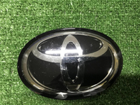 Эмблема решетки радиатора Toyota Camry xv70 17-21