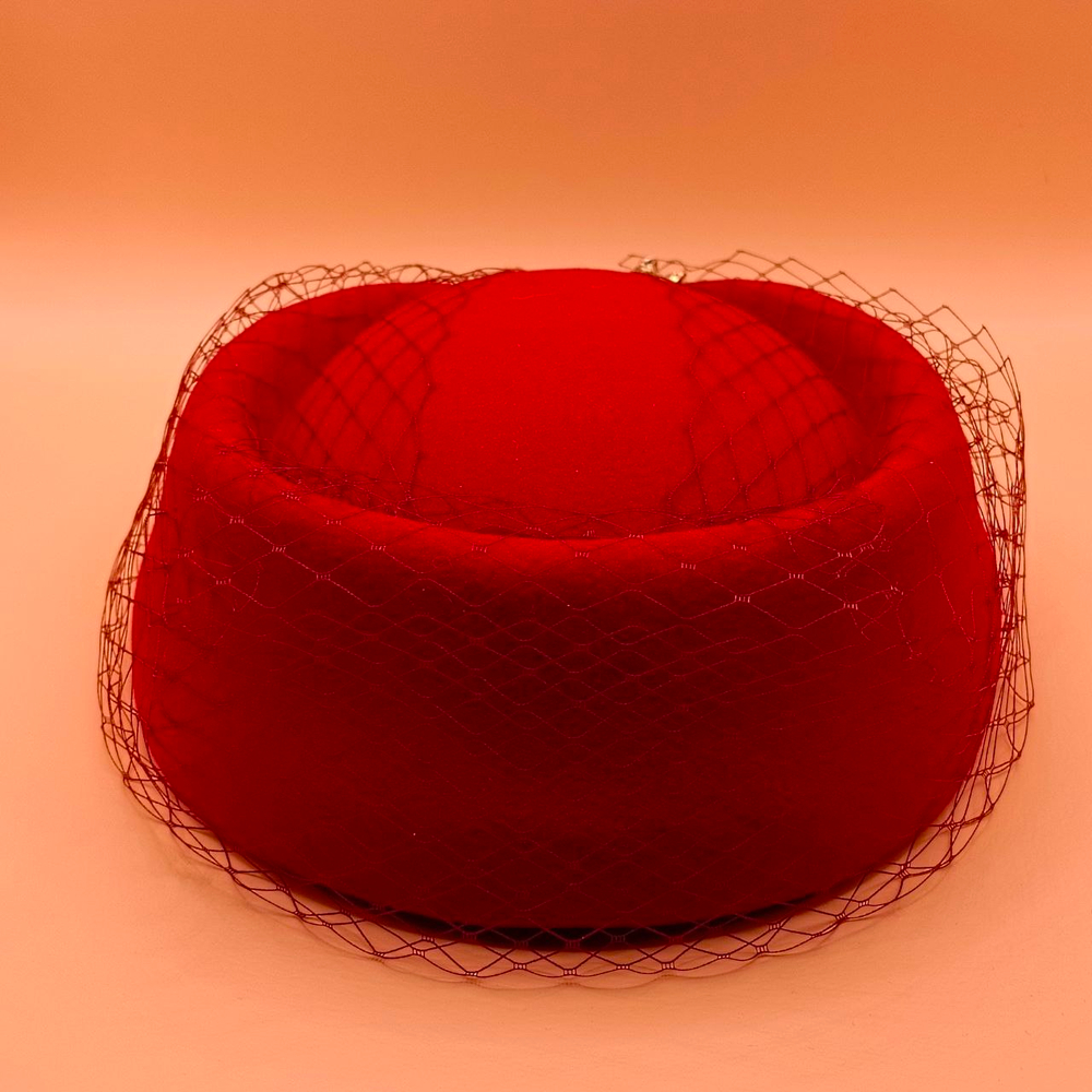 ФЕТРОВАЯ ТАБЛЕТКА С ВУАЛЬЮ.