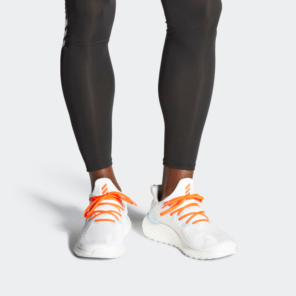 Кроссовки Adidas Alphaboost