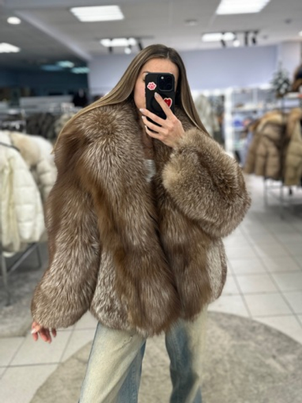 Шуба из кофейной лисы с английским воротником