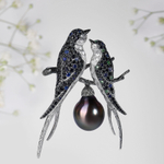 Брошь Ласточки с морским жемчугом, сапфирами и цаворитами, Brs0228-0/17