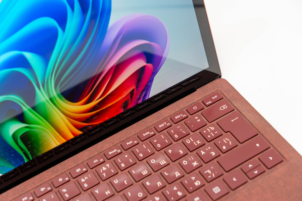 Ноутбук Microsoft Surface Laptop 2 ( i7-8650U ) Red