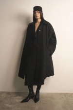 Плащ A-силуэта