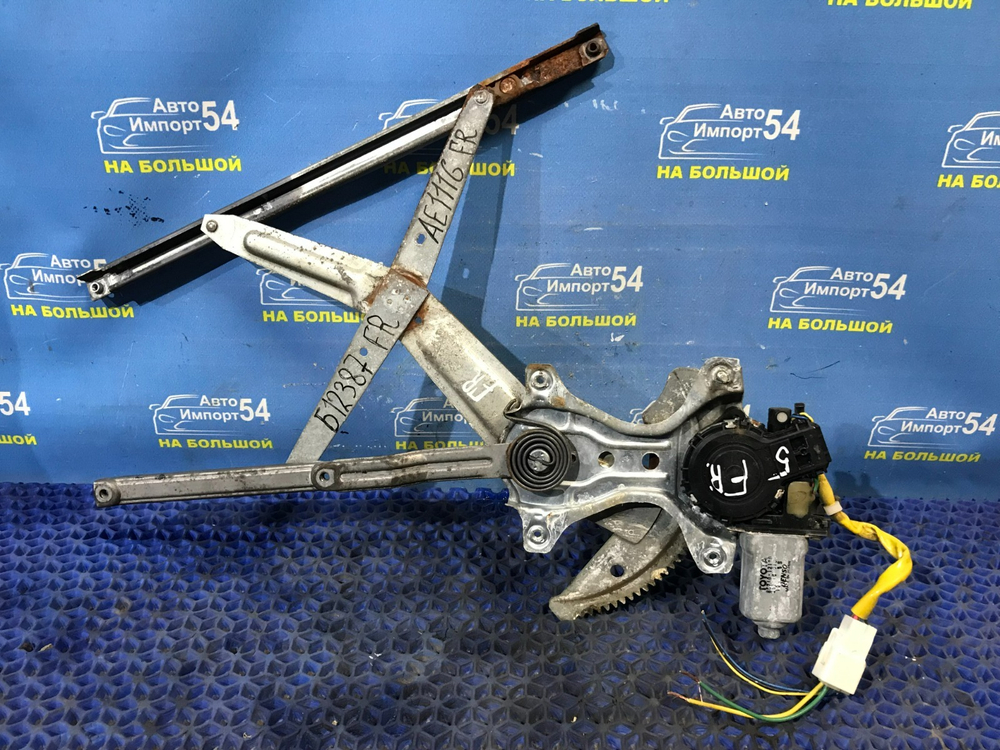 Стеклоподъемник передний правый TOYOTA CARIB 1997-2002