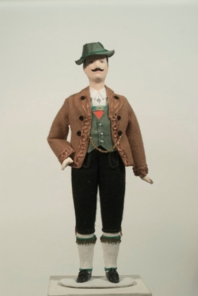 Кукла фарфоровая в Мужском национальном немецком костюме 20в. Бавария