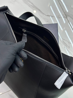 Сумка-мессенджер Prada