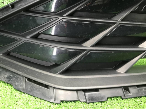 Решетка переднего бампера Geely Atlas 2 (23-нв)