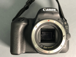 Canon 200D Kit 18-55mm IS STM 60.000 кадров
