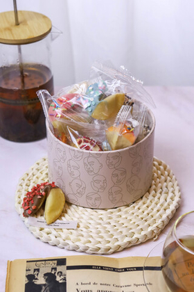 Печенье с предсказаниями с декором