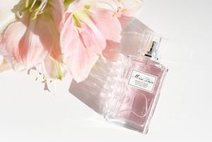 Christian Dior Miss Dior Brume Soyeuse pour le Corps