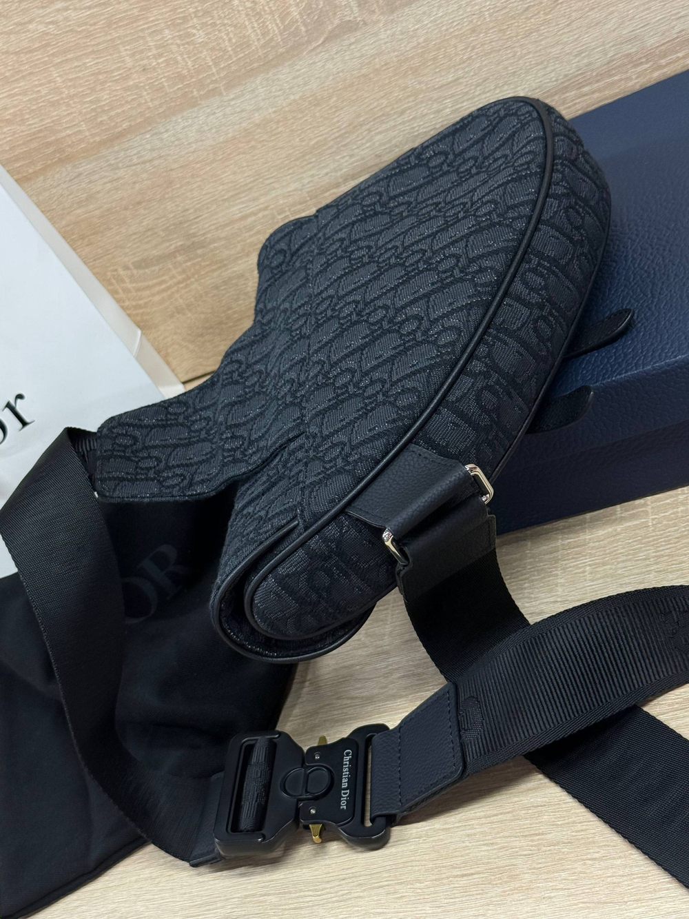 Сумка-слинг Dior