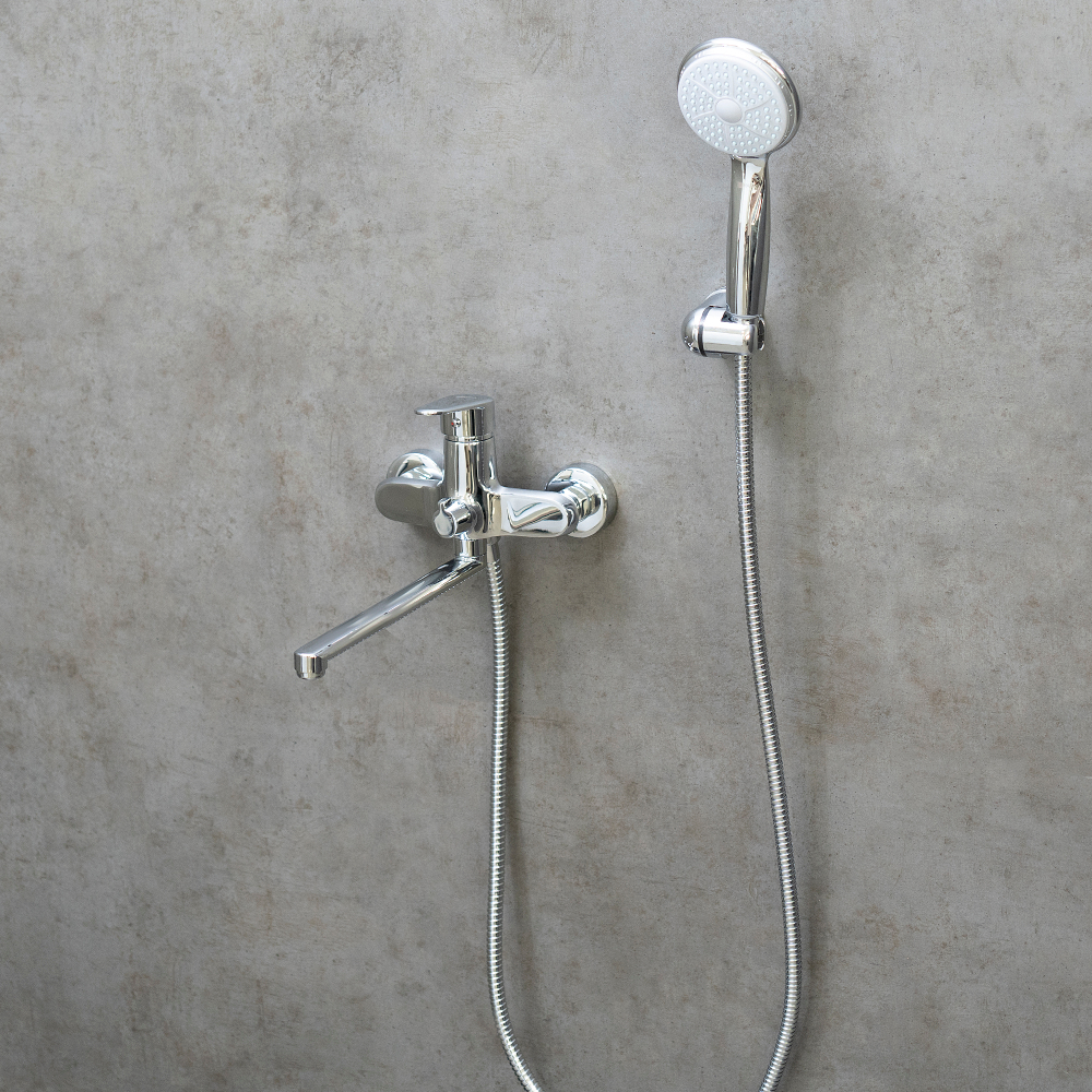 Смеситель универсальный Lemark Point LM0351C с плоским изливом 30 см, керамический дивертор