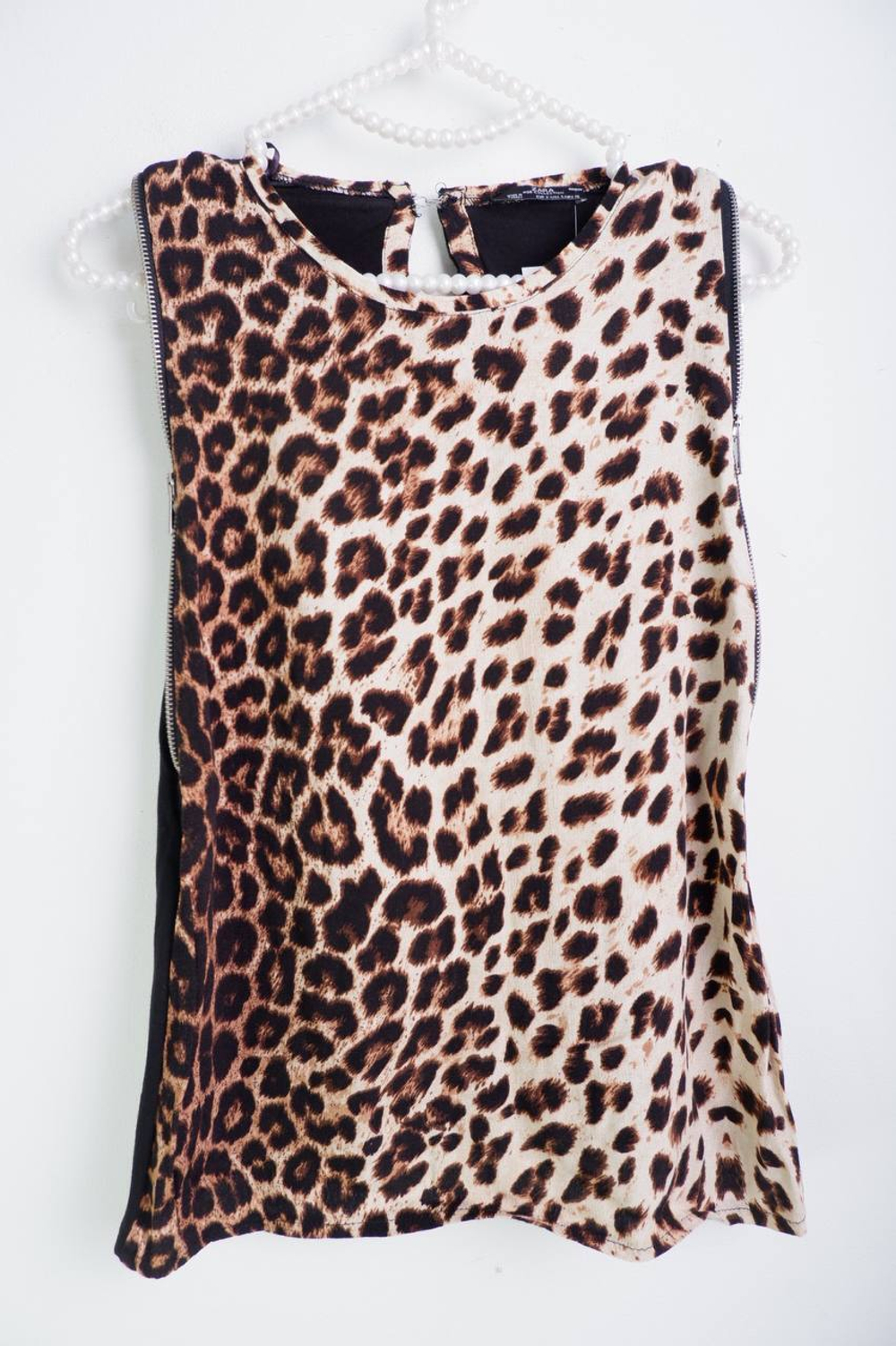Топ Zara с анималистическим принтом, маркировка S, визуально 44 размер