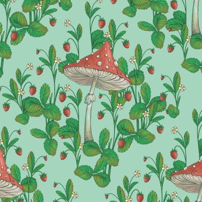 Мухомор и земляника