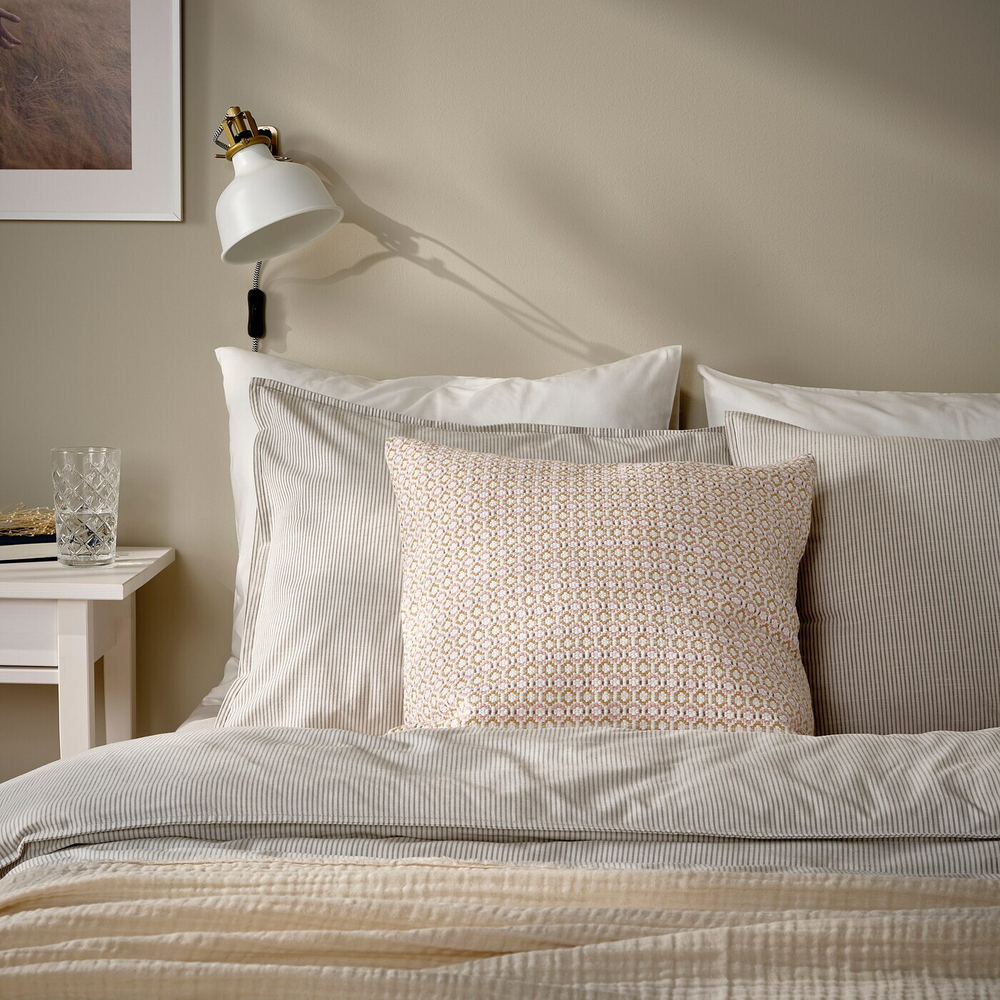 IKEA MOROTSMOTT  (ИКЕА МОРОТСМОТТ)  -  Наволочка, белый/светло-розовый, 50x50 см