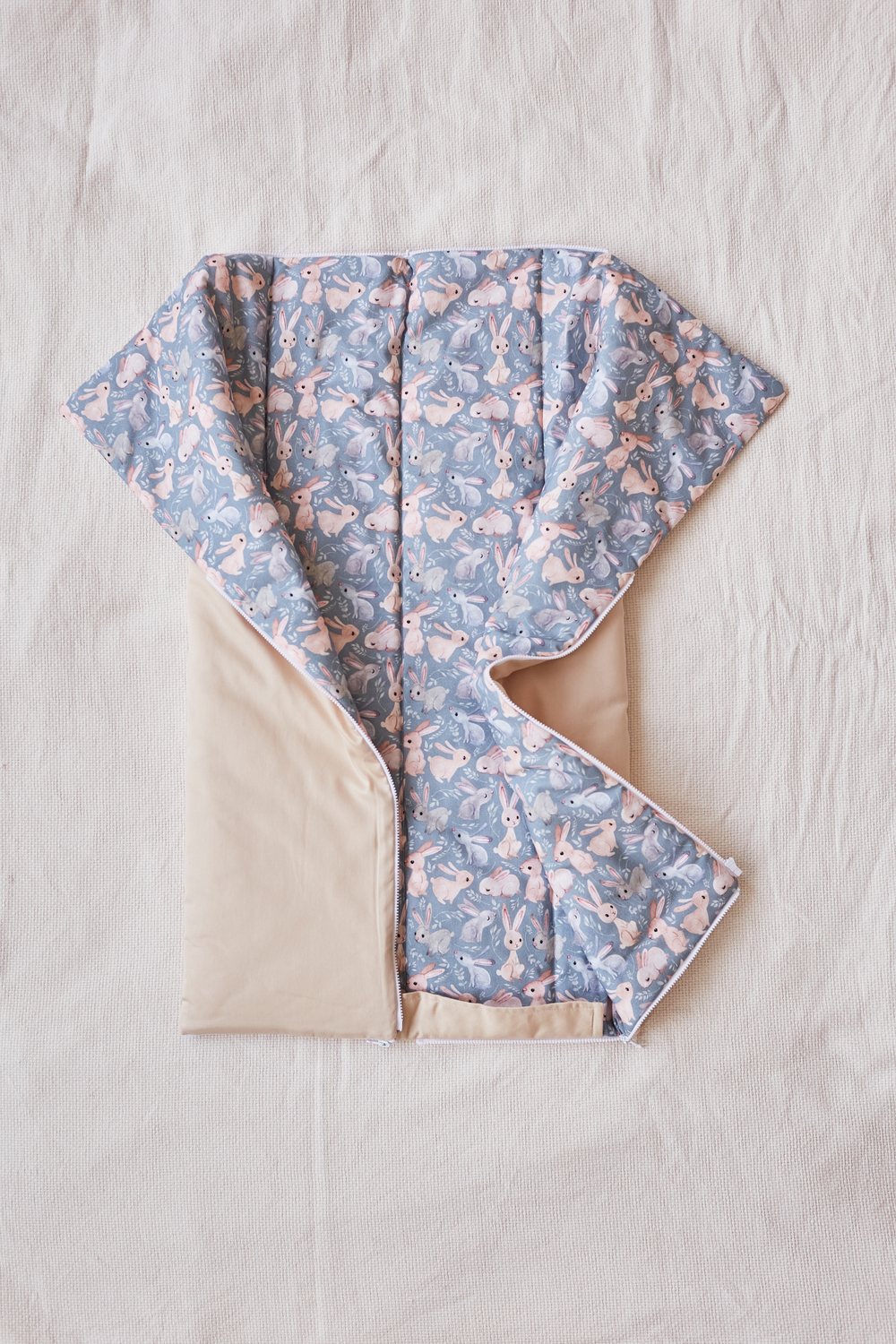 Комплект на выписку Зайчишки тёмные (бежевый)/(конверт+слип+чепчик)