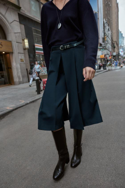 ZARА ДЛИННЫЕ БЕРМУДЫ С РЕМНЕМ, МОРСКОЙ СИНИЙ