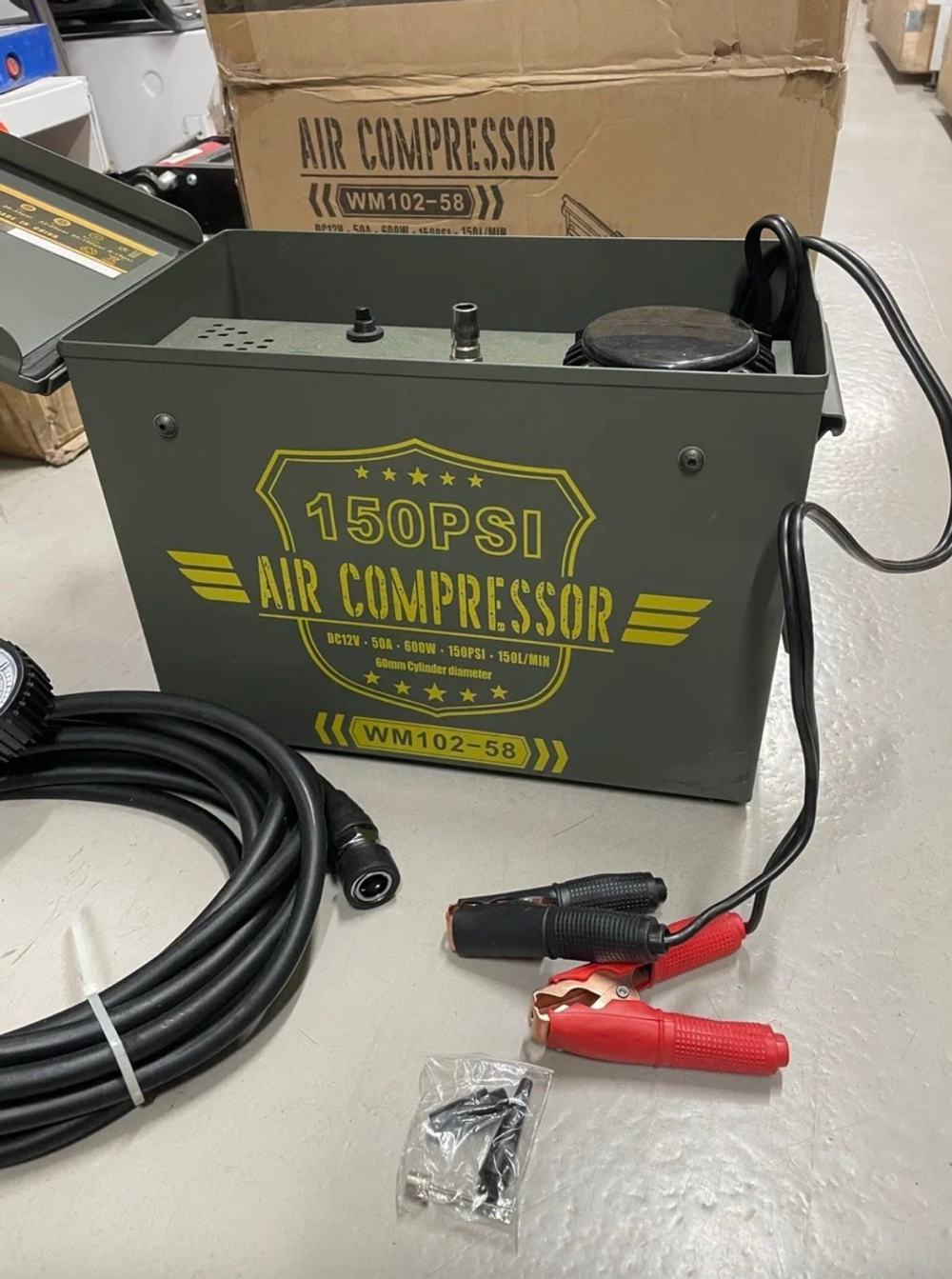 Компрессор автомобильный "AIR COMPRESSOR" 150 л/мин, 12 вольт, WM102-58, TG (1 шт.)