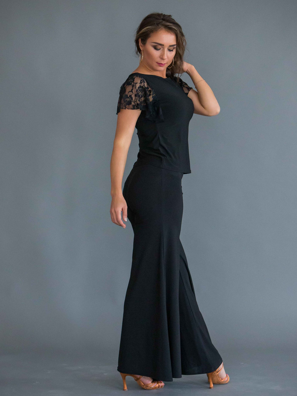 Топ для танцев с крыльями из гипюра