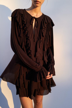 ZARA КОРОТКОЕ ПЛАТЬЕ С ВОЛАНАМИ, ШОКОЛАДНЫЙ