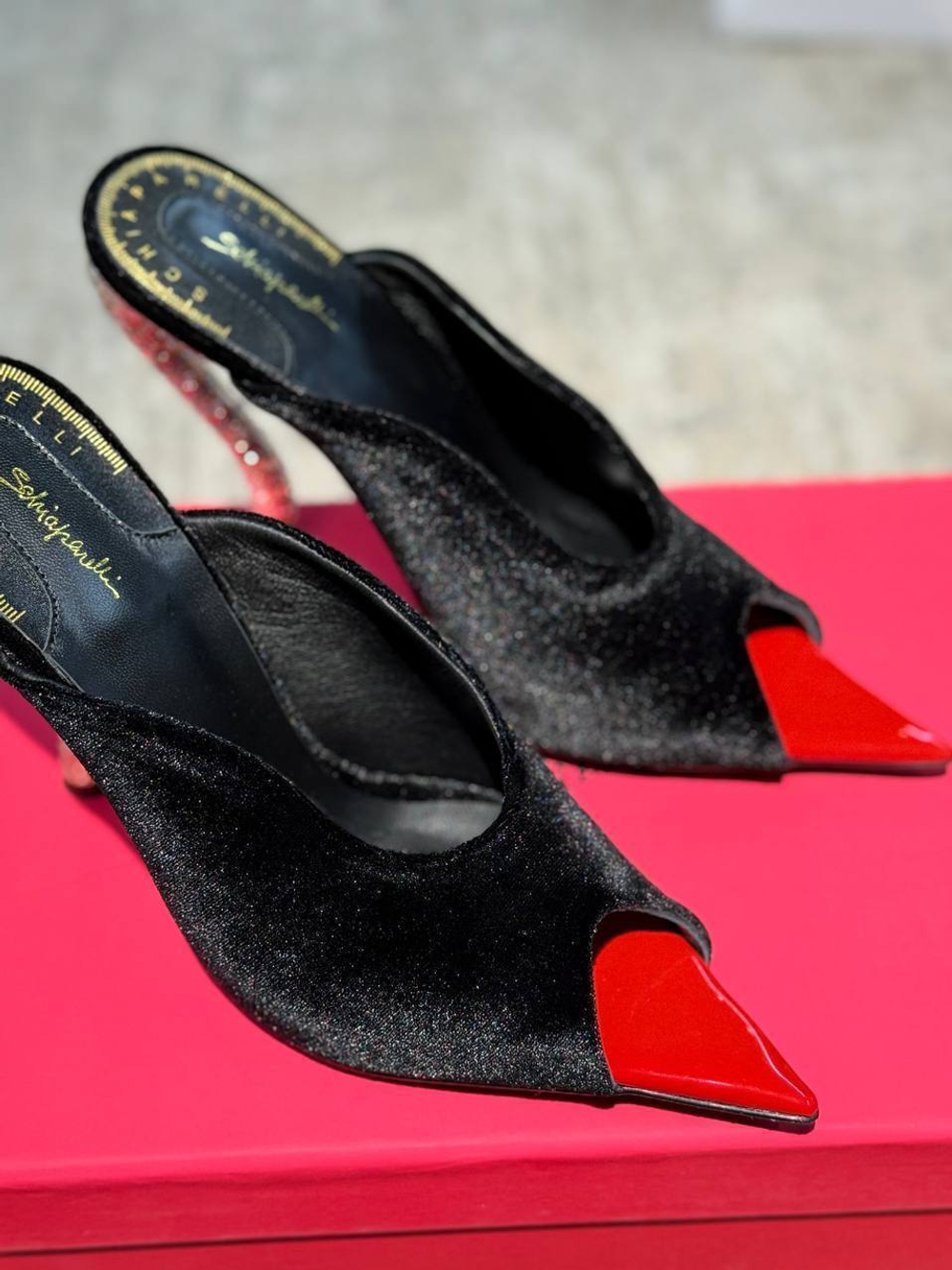 Босоножки Schiaparelli