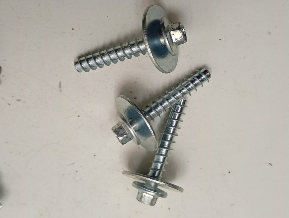 WISL62CSI кт55 Крепеж и хомуты для стиральной машины Indesit б/у