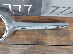 Накладка решетки радиатора Mercedes C (W205) 18-23 Б/У Оригинал A2058881100