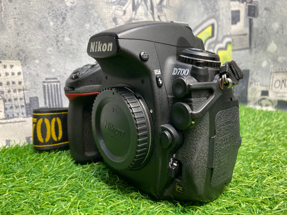 Nikon D700 (303.000 кадров)