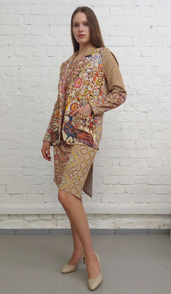 Комплект (платье и жакет) "Райские птицы", по мотивам текстильного панно «Древо Жизни», выполненного в древнеиндийской технике ‘каламкари’