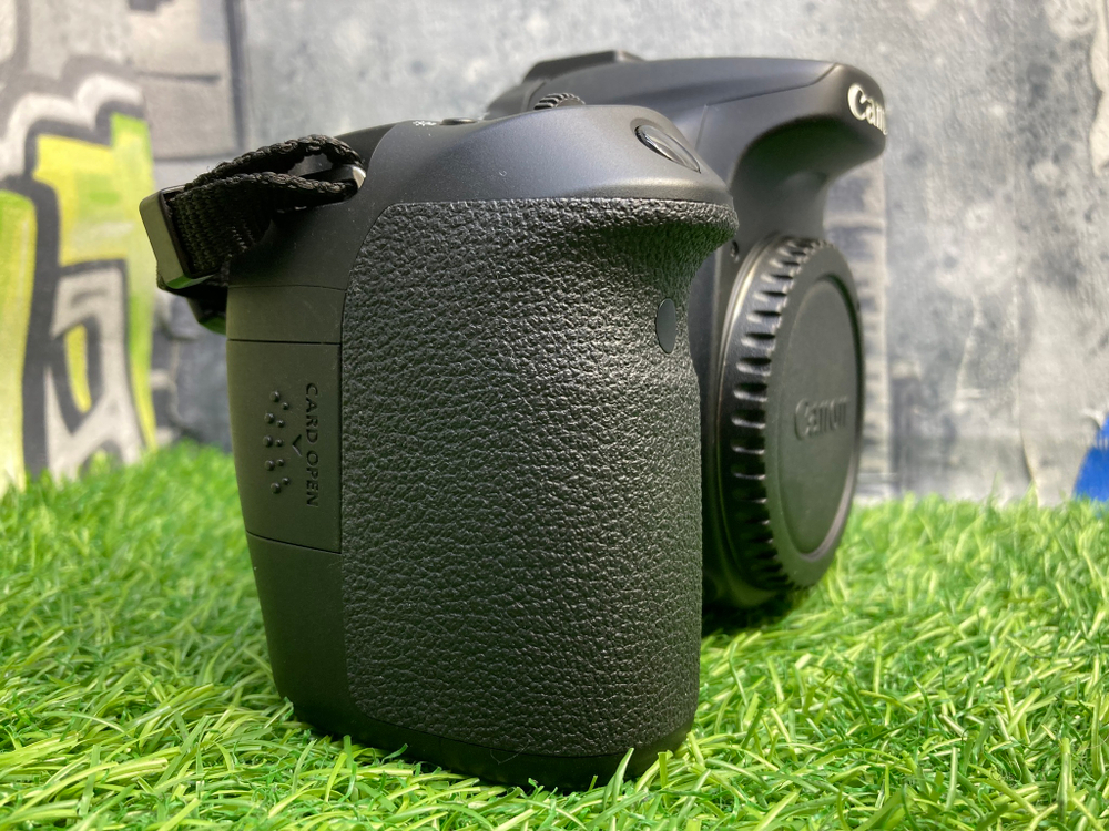 Canon EOS 70D (1300 кадров) Покупка/Продажа