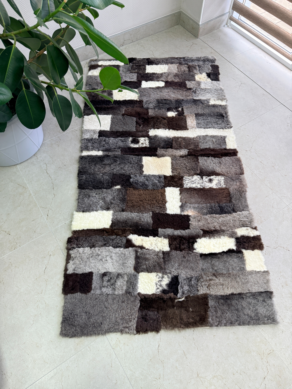 Меховой коврик накидка на кресло из овчины