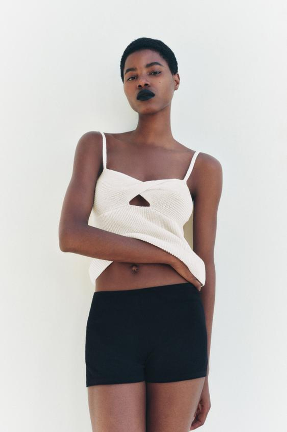 ZARA ОДНОТОННЫЙ ТРИКОТАЖНЫЙ ТОП ИЗ СМЕСОВОГО ЛЬНА С УЗЛОМ, ЭКРЮ