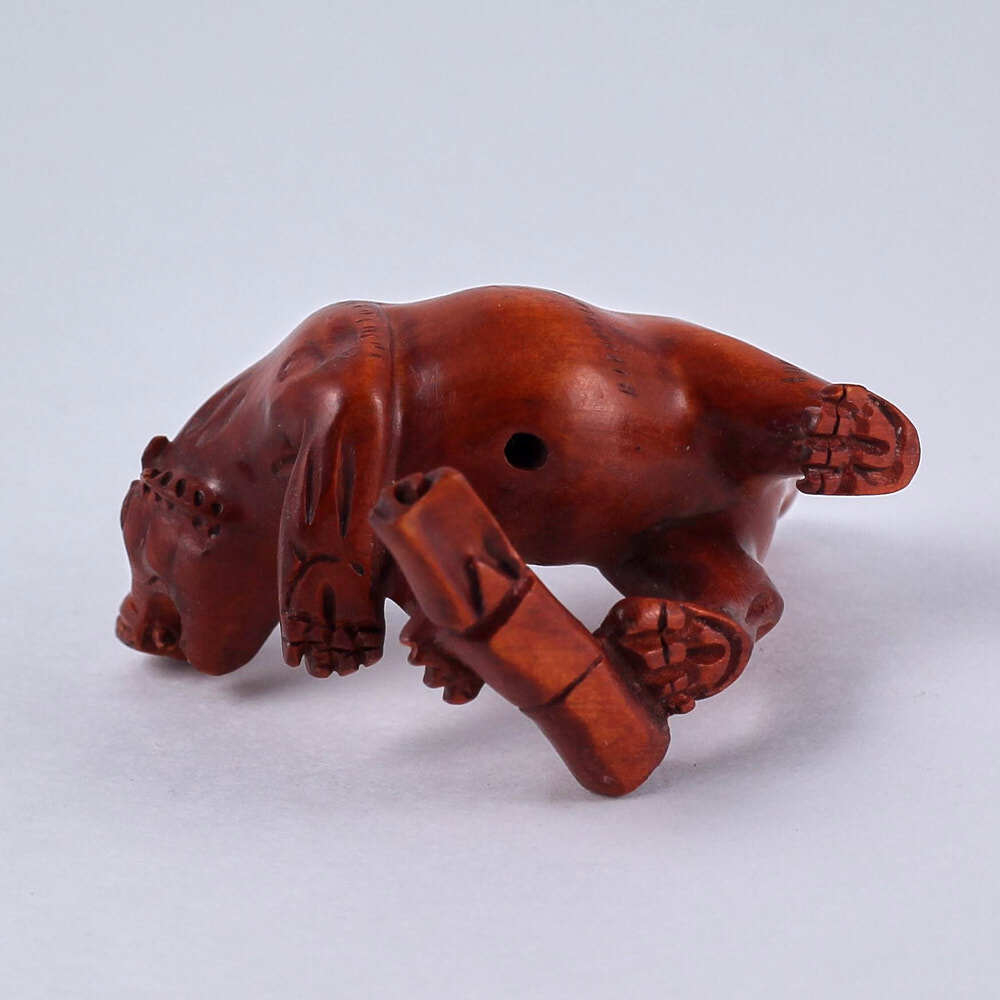 Нэцкэ Тигр с палкой