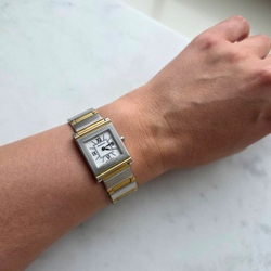 Часы YSL с квадратным циферблатом