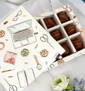 Коробка для 9 конфет "Школа", 13,8 х 13,8 х 3,8 см