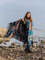 Палантин теплый с орнаментом Навахо