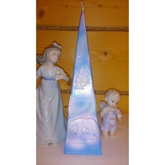 Свеча пирамида "Белый Медведь"