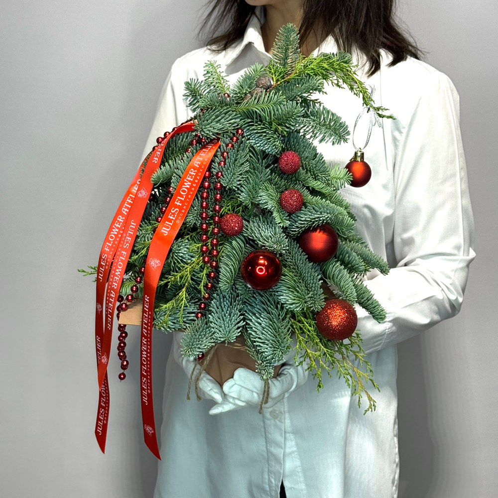 «Хвойное заклинание» композиция с елью Нобилис на Новый год