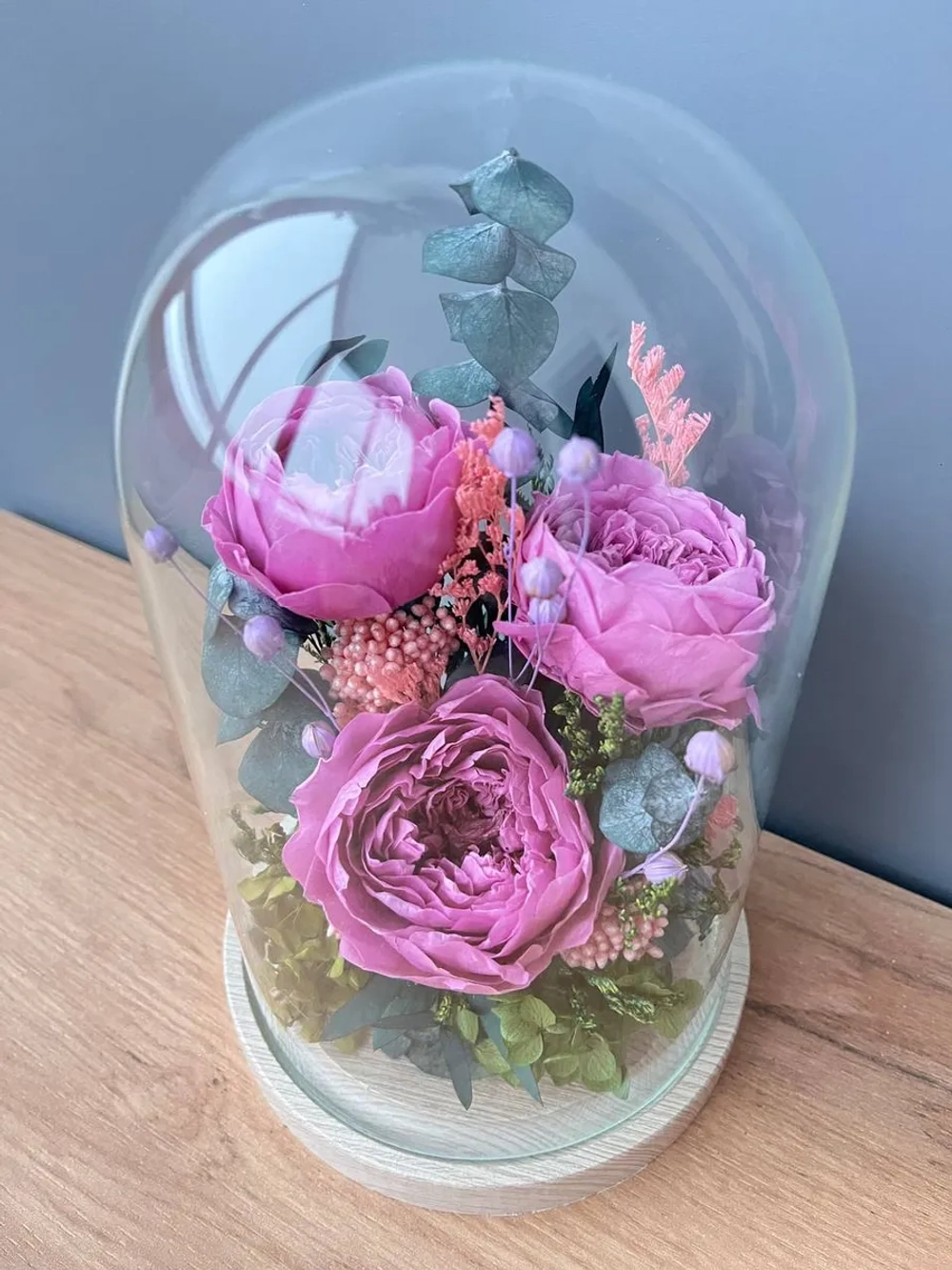 натуральные пионы в стекле