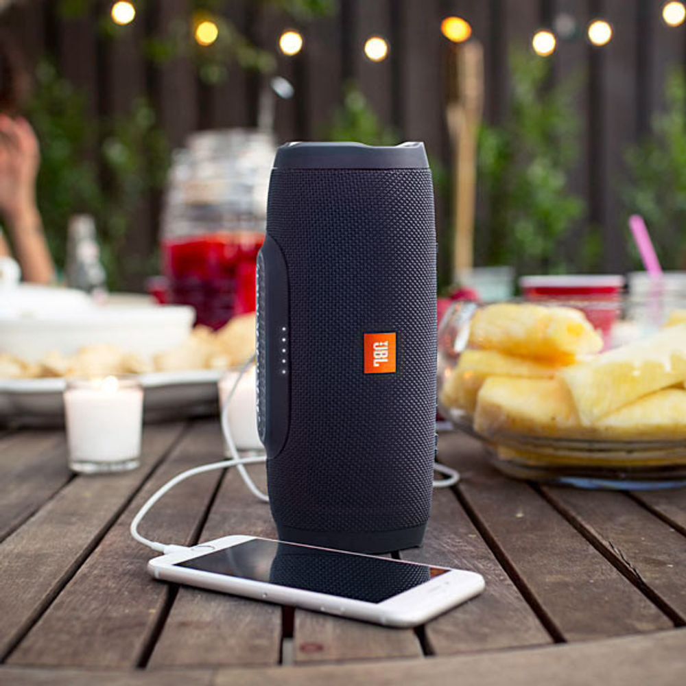 Портативная колонка JBL Charge 3 Black - купить на официальном сайте JBL