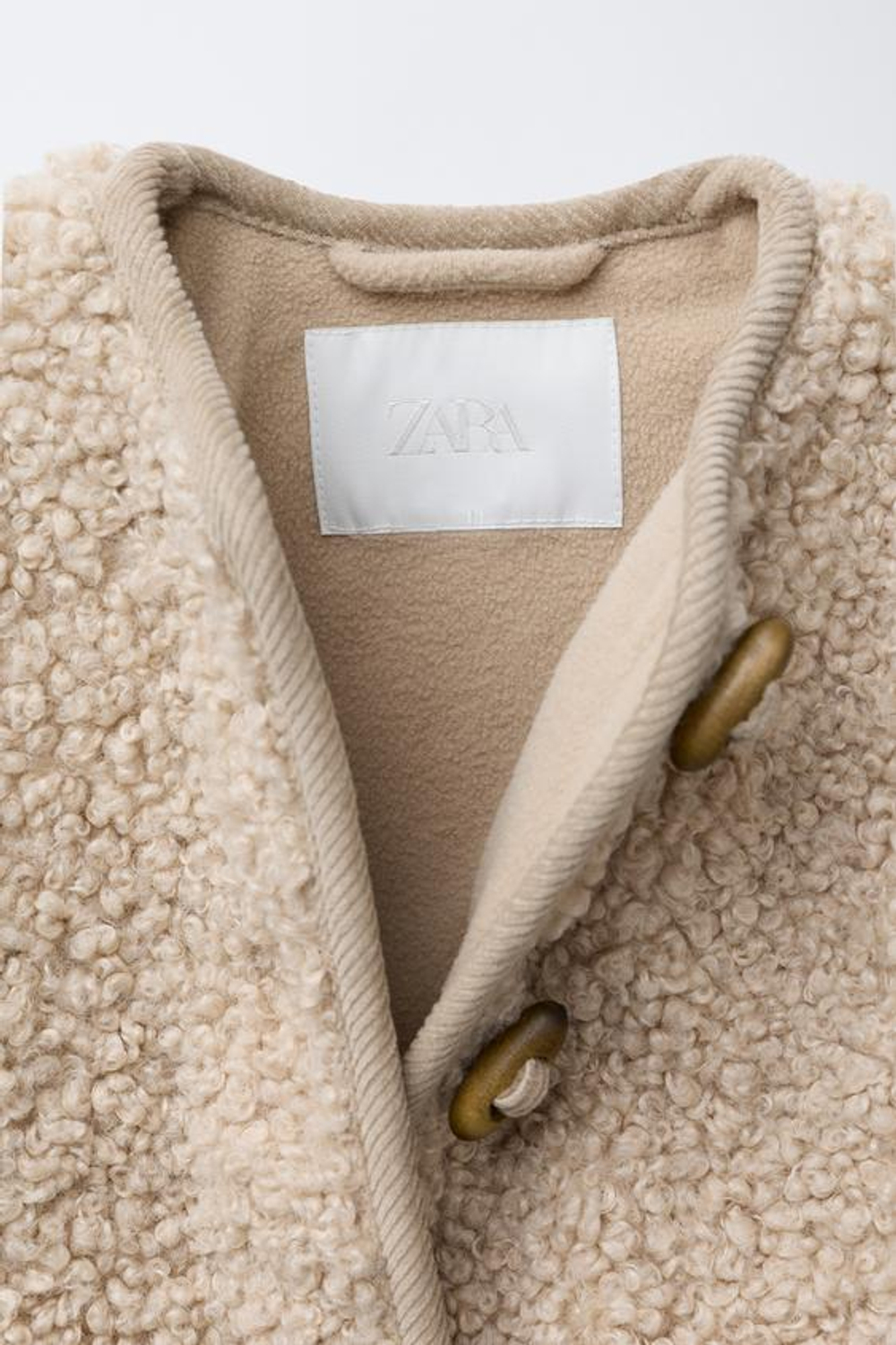 ZARA КУРТКА ИЗ ИСКУССТВЕННОЙ ОВЧИНЫ С ЗАСТЕЖКОЙ НА ПУГОВИЦЫ, БЕЖЕВЫЙ